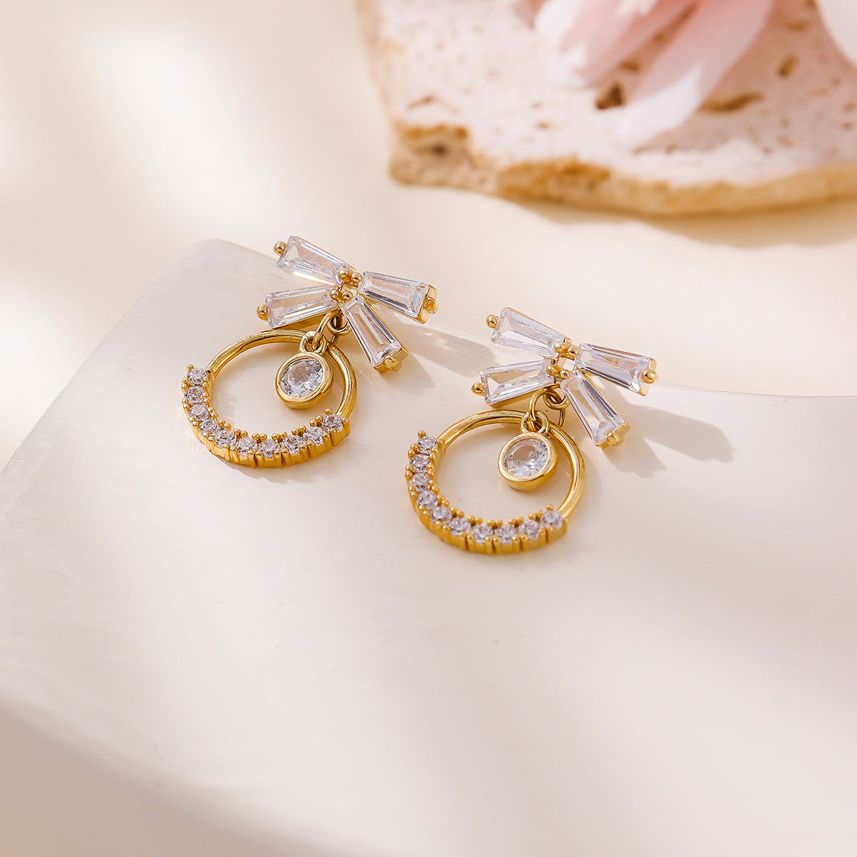 Lumière Bow Earrings